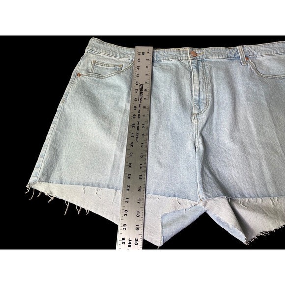 Universal Thread VTG Stretch Midi Denim‎ Shorts Plus Sz 24W Fitted Hip & Leg NWT - Picture 11 of 11